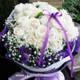 33 White Roses Bouquet